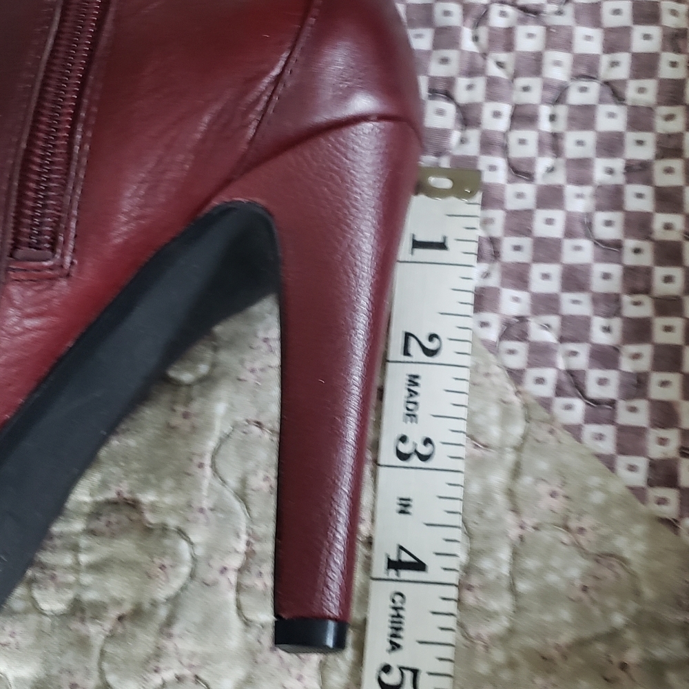 Jessica Simpson boots - Picture 9 of 13